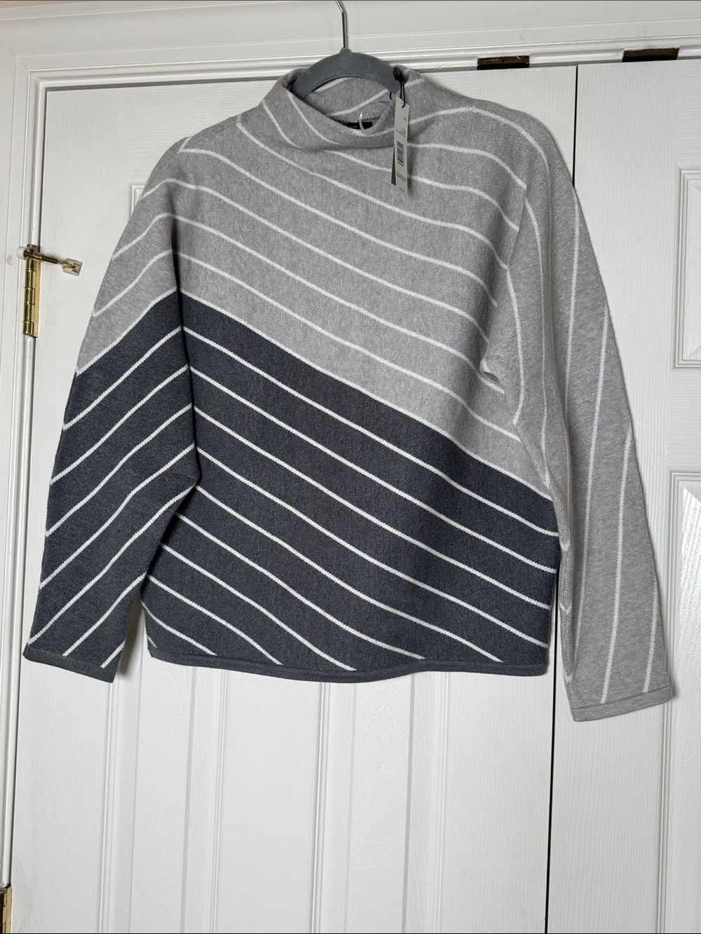 NWT Tahari Mock Neck grey Diagonal Striped Sweater Viscose Blend (Size LG)